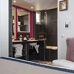 Taylor Hotel 3*