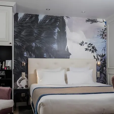 Taylor Hotel 3*
